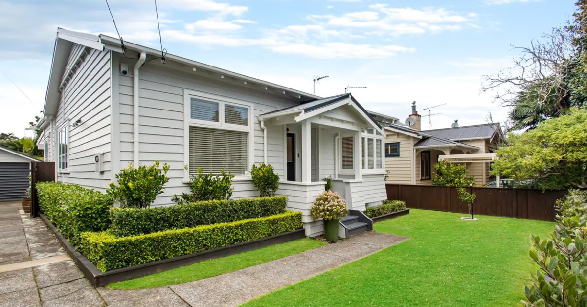 41 Registered Buyers For One Home Breaks Auckland City Record Ray White New Zealand